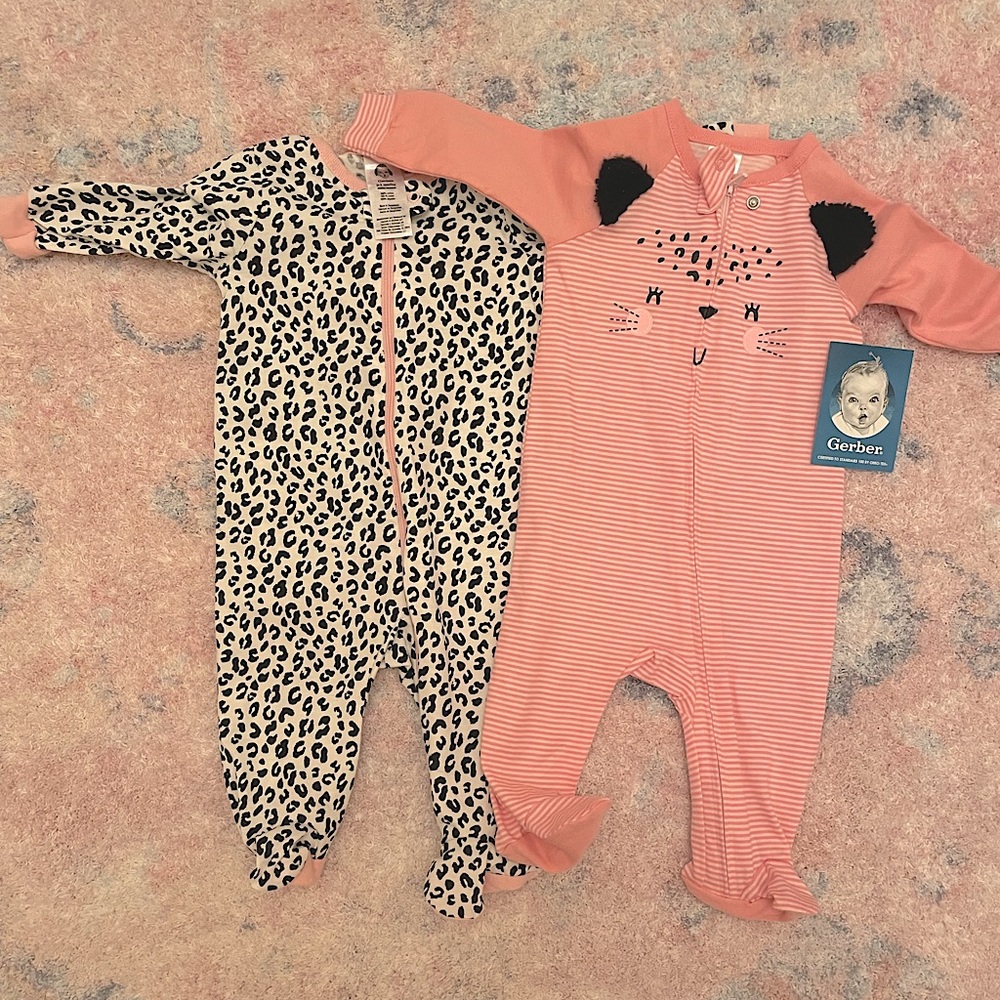 Gerber 2-Pack Baby Girls Leopard Sleep 'n Plays 0-3 Month Baby Pajamas NWT